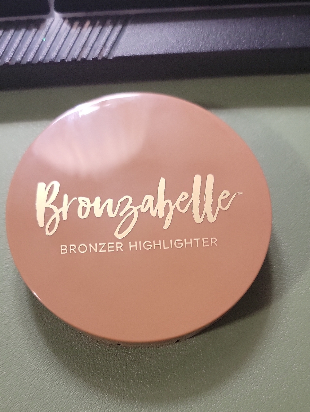 Belle Beauty Bronzer Highlighter